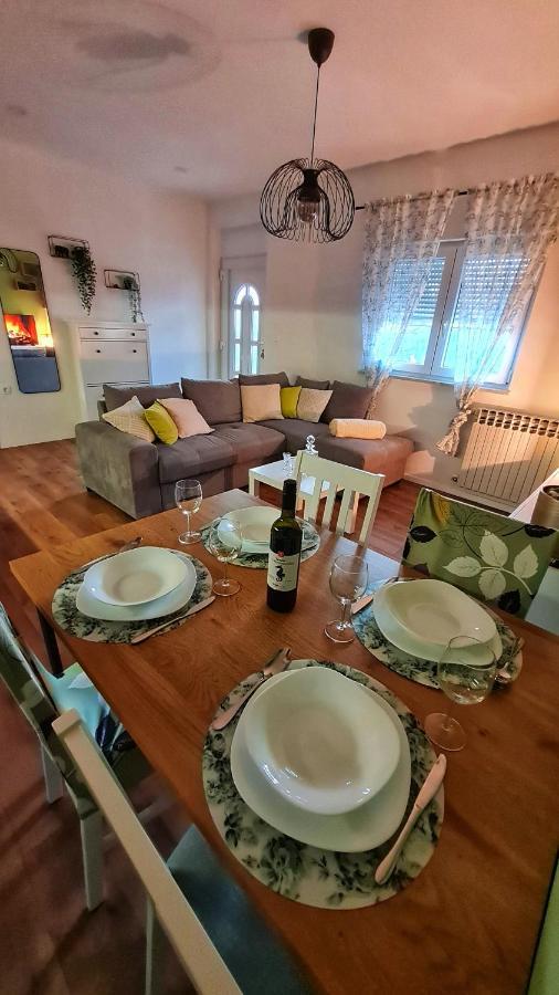 Apartman Noa Jusici Bagian luar foto