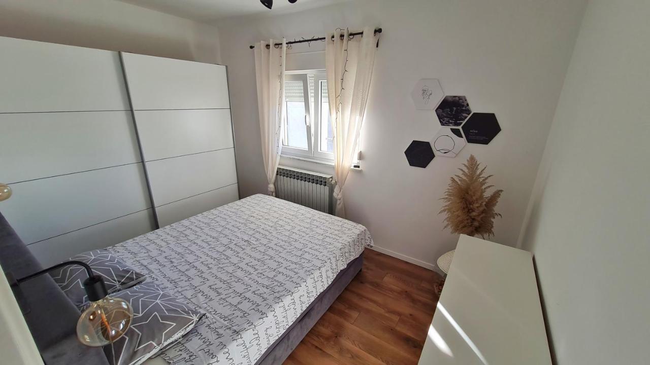 Apartman Noa Jusici Bagian luar foto