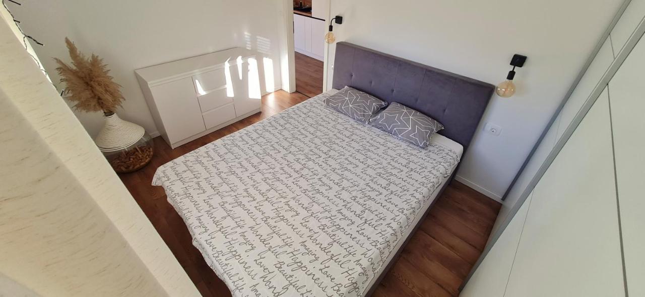 Apartman Noa Jusici Bagian luar foto