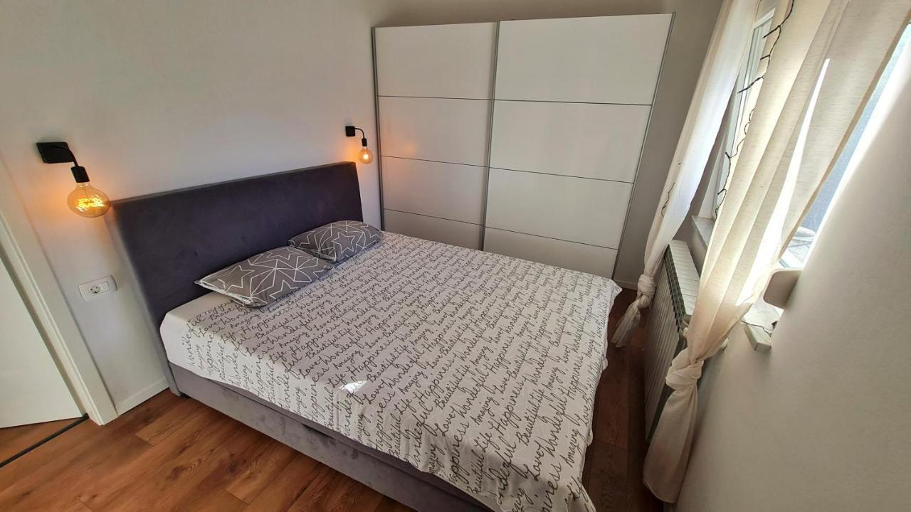 Apartman Noa Jusici Bagian luar foto